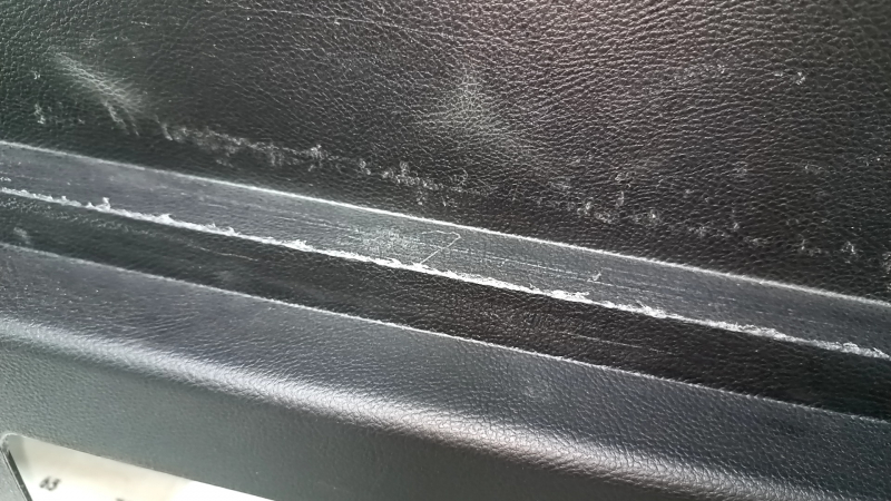 Right arch trim for Ford Edge 15-24, black, with subwoofer, scratches, scuffs, cracks