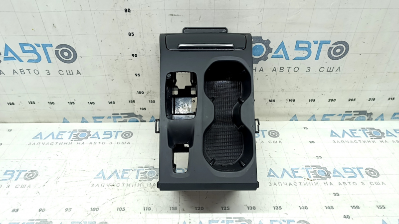 Volvo XC40 19-25 center console trim, cup holders, 2 pieces, black, scratches, needs cleaning
