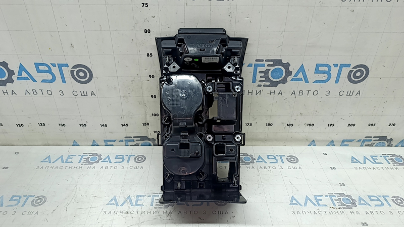 Volvo XC40 19-25 center console trim, cup holders, 2 pieces, black, scratches, needs cleaning