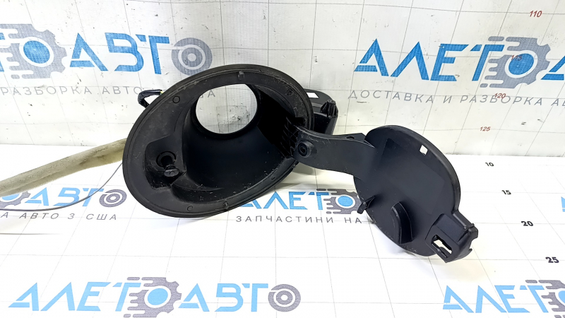 Mazda CX-30 20-24 fuel filler flap housing with lock, broken mount
