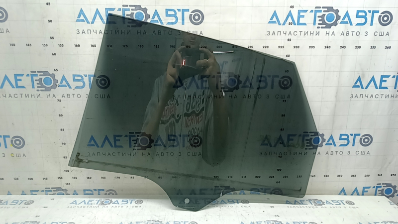 Ford Edge 15-24 rear right door glass, factory tinted, scratches