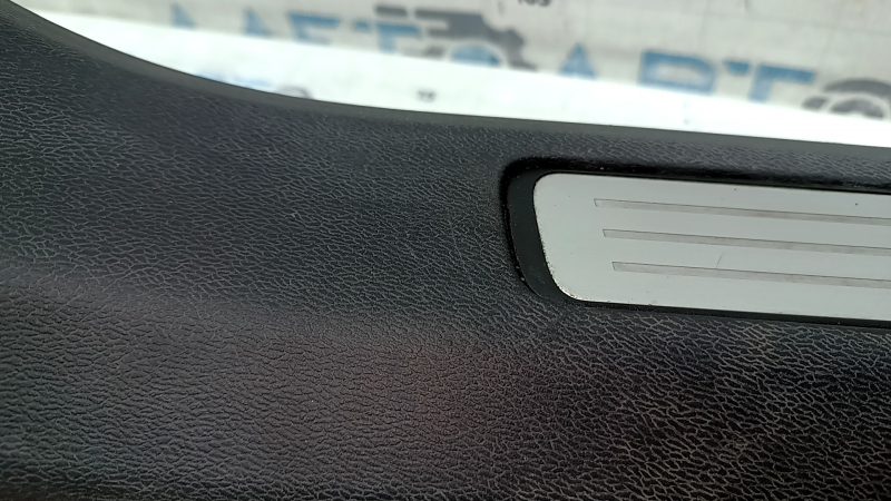 Volvo XC60 18-25 front right door sill trim, black with chrome insert, scratches