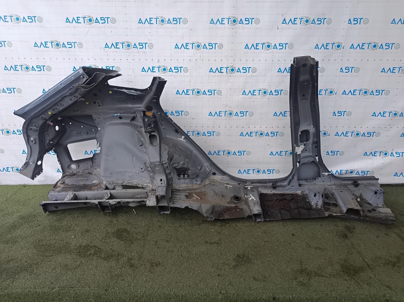 Quarter wing rear left Toyota Venza 21- graphite, on the body, bumps