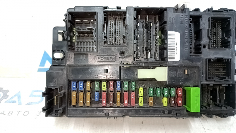 Ford Fusion mk5 13-20 dash fuse box cracked