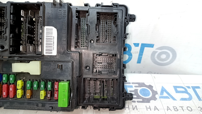 Ford Fusion mk5 13-20 dash fuse box cracked