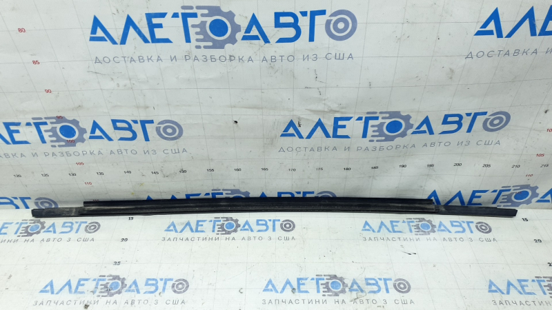 Door-glass molding, central rear left, Audi Q5 80A 18-19, chrome, scratches