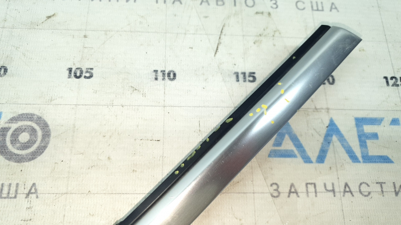 Door-glass molding, central rear left, Audi Q5 80A 18-19, chrome, scratches