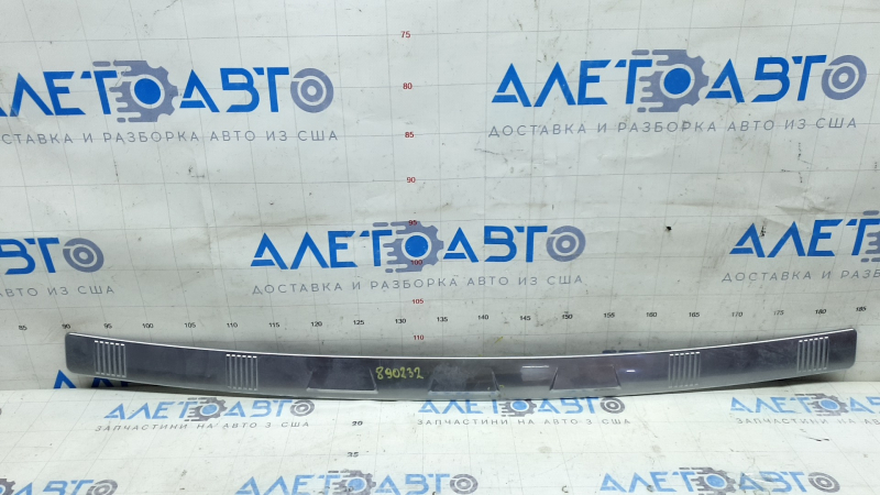 Nissan Rogue 21-23 rear bumper trim, chrome, scratches