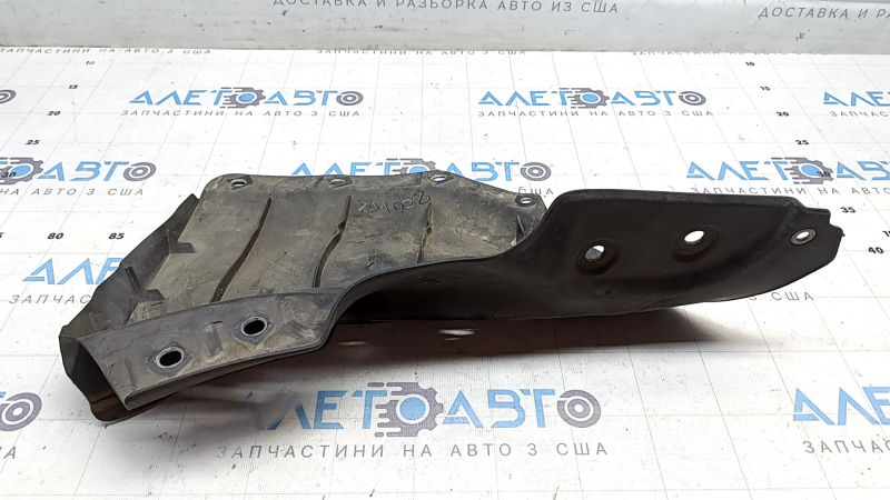 The lower part of the front right fender liner of the Nissan Ariya 23-25 is dented.