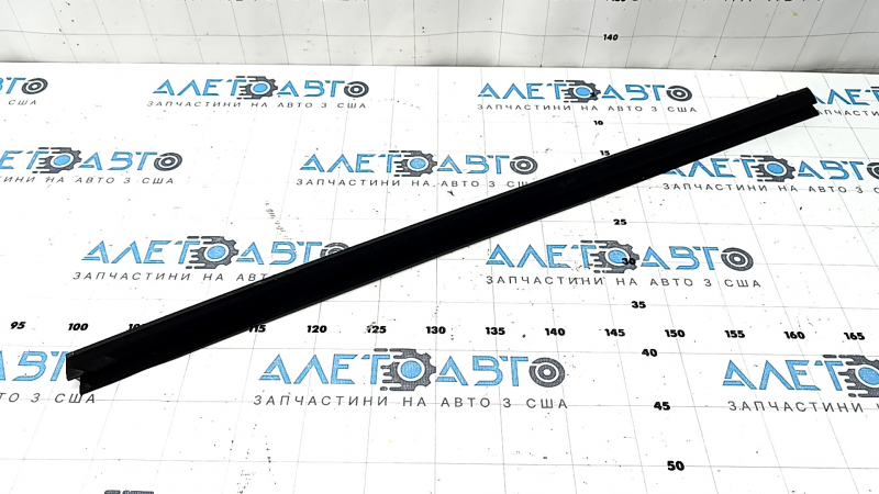 Inner front right door glass seal for Infiniti QX50 19-25