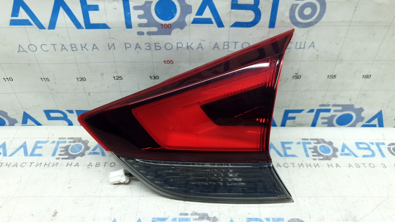 Right inner taillight for Nissan Rogue 17-20, scuffs and scratches