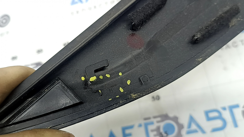 Left rear fender trim for Hyundai Tucson 22-25, matte chrome, broken fasteners, scratches