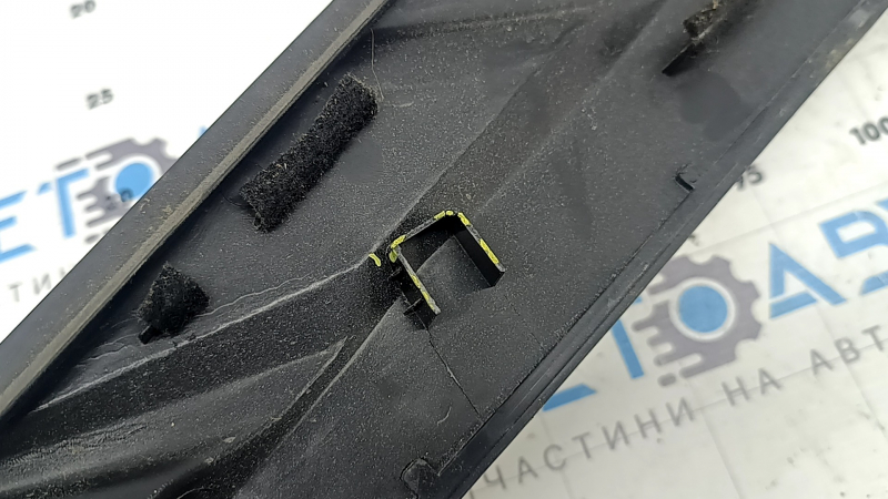 Left rear fender trim for Hyundai Tucson 22-25, matte chrome, broken fasteners, scratches