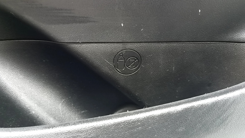 Hyundai Tucson 22-24 black front right door panel with black cloth insert, black armrest, chrome molding with black gloss, with handle, scratches, worn