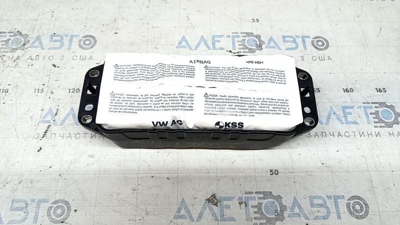 The Audi A6 C8 19-24 passenger airbag in the dashboard has a rusty piston.