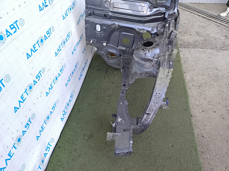 Front left quarter panel of Toyota Highlander 20-22 hybrid, graphite, on the body