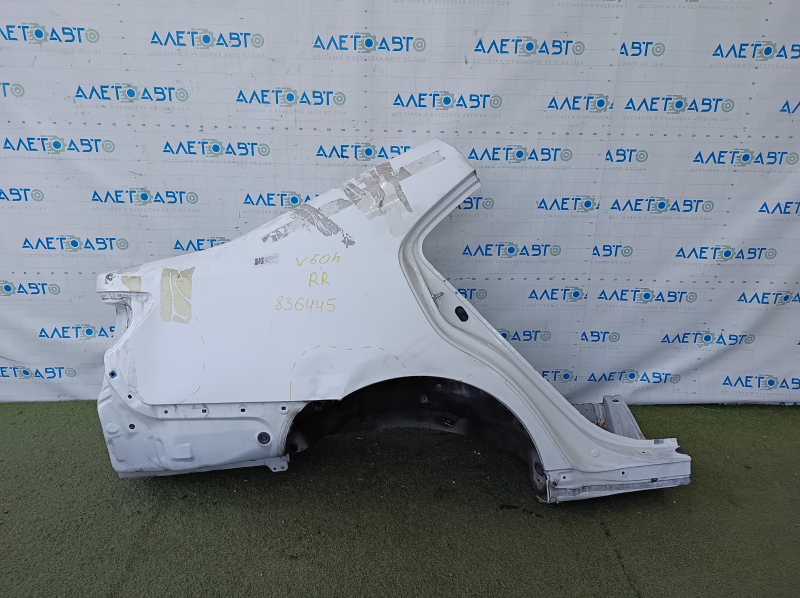 Quarter wing rear right Toyota Camry v50 12-14 USA on the body, white, rusty, dents