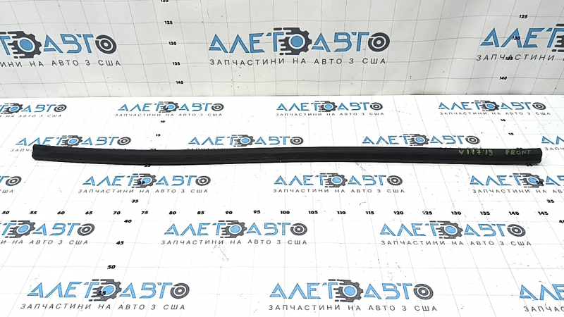 Mercedes A-class V177 19-22 hood seal on the bumper