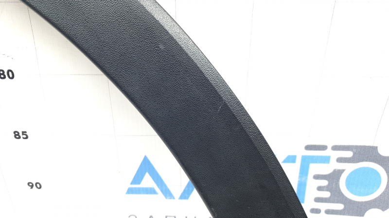 Rear right fender arch trim for VW Tiguan 18-24, structure, broken fasteners, scratches