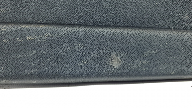 Lower rear right door trim for VW Tiguan 18-24: structure, scratches, abrasions
