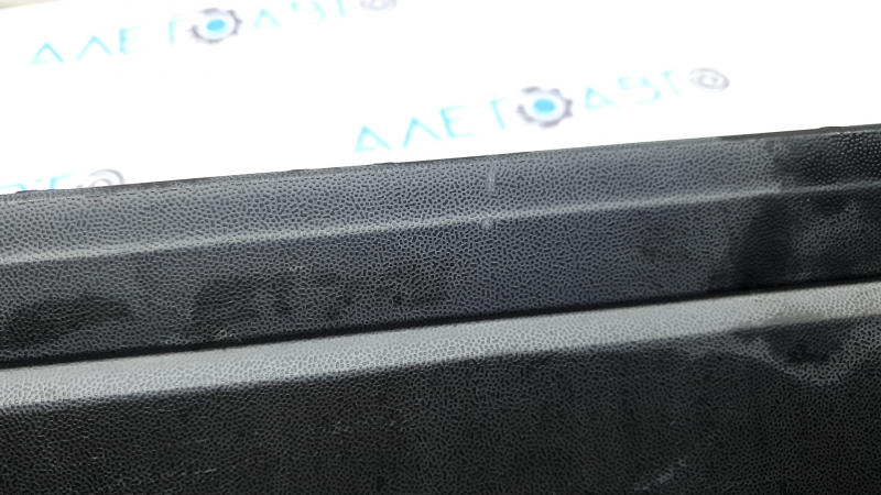 Lower rear right door trim for VW Tiguan 18-24: structure, scratches, abrasions