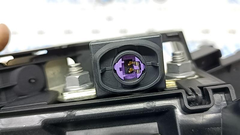 Positive terminal of the Audi A5 F5 battery, 17-24 type 1, with a squib
