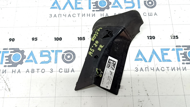 The right outer headlight cover for the Audi A5 F5 20-25 5D has a broken guide.