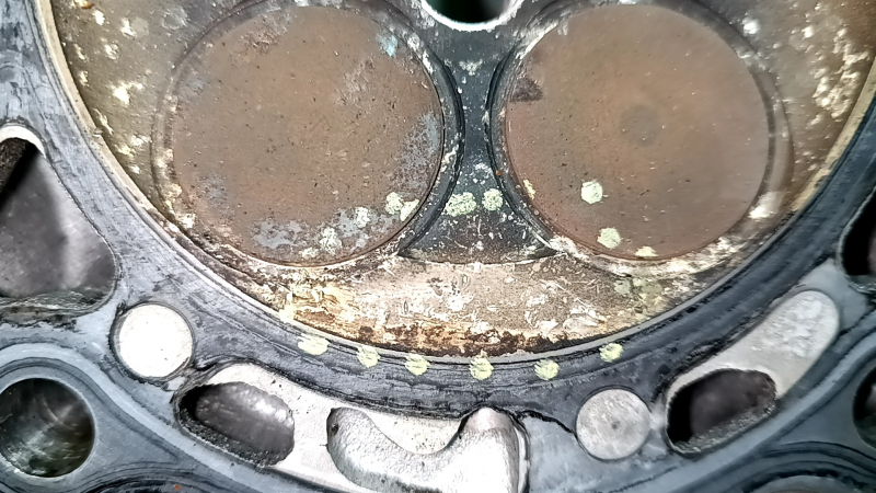 Lincoln MKC 15-19 2.0T cylinder head without camshafts for grinding