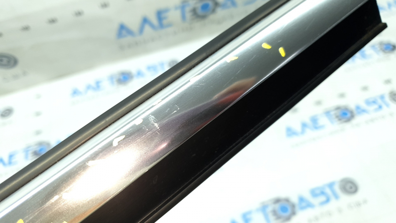 Door-glass molding, central rear left, Audi Q5 8R 09-17, chrome, scratches