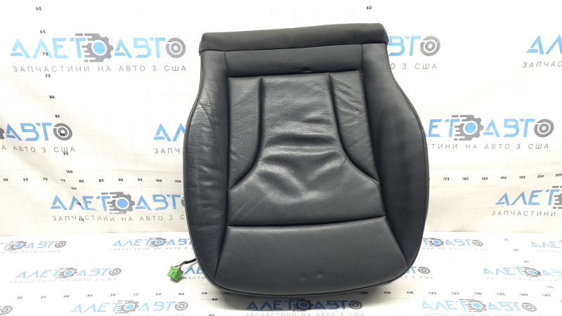 The driver's seat back upholstery for the Audi Q5 8R 13-17 is gray leather, heated, and creased.