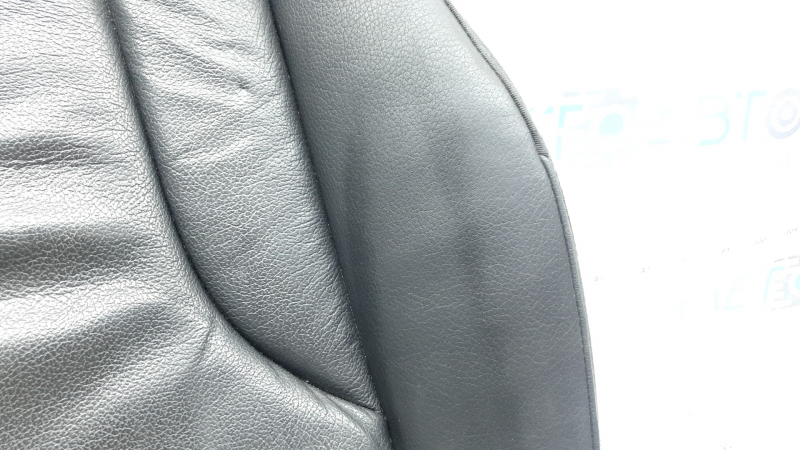 The driver's seat back upholstery for the Audi Q5 8R 13-17 is gray leather, heated, and creased.