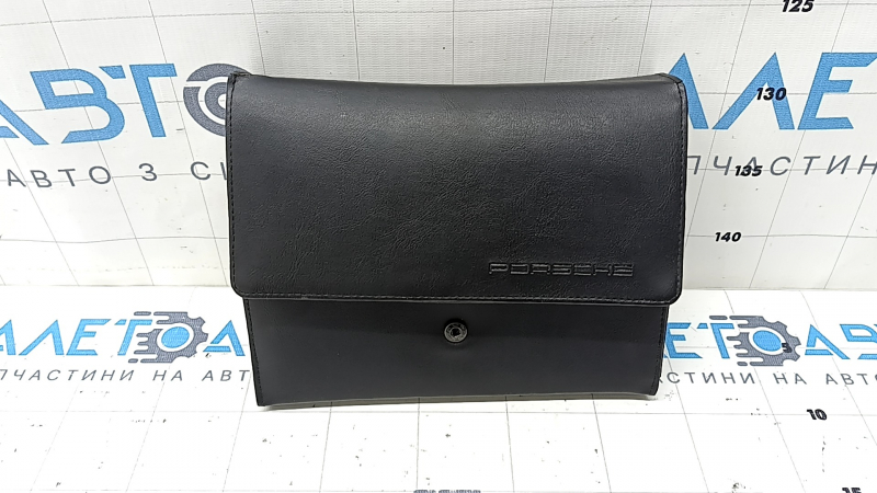 Porsche Macan 15-26 English manual, leather crack