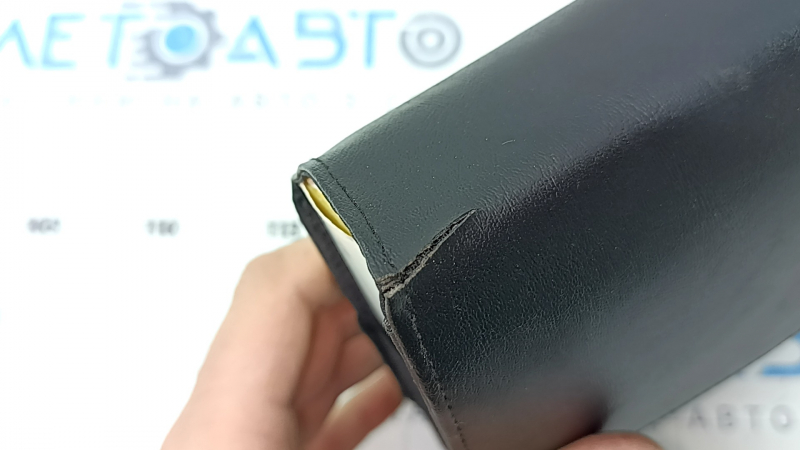 Porsche Macan 15-26 English manual, leather crack