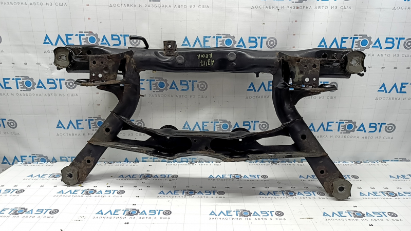 The rear subframe of the Audi A3 8V 15-18 4d AWD is rusty.