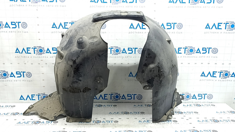 The front right fender liner of the Audi A3 8V 17-20 4d is torn.
