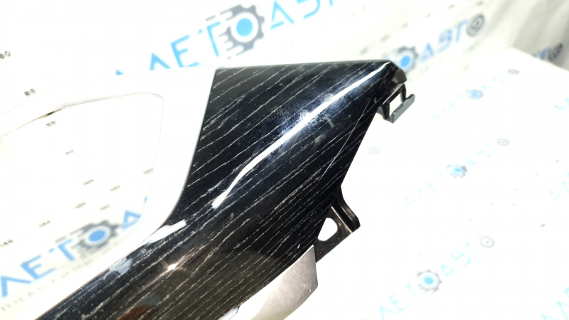 BMW X7 G07 19-22 right front panel trim, Fineline/metal wood, with backlight, scratches