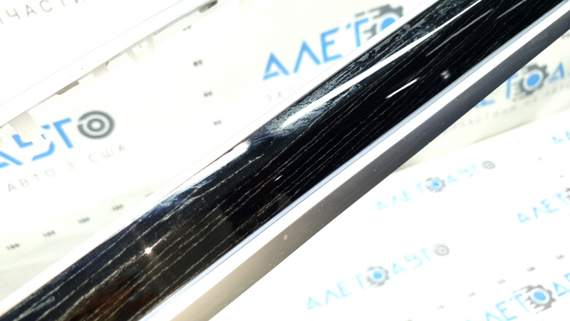 BMW X7 G07 19-22 right front panel trim, Fineline/metal wood, with backlight, scratches