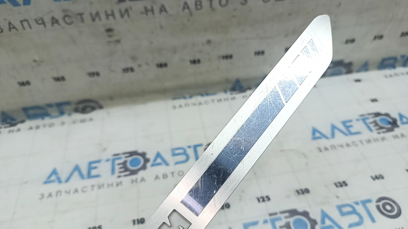 Front right door sill insert for BMW X7 G07 19-26, chrome with backlight, M-Sport, scratches