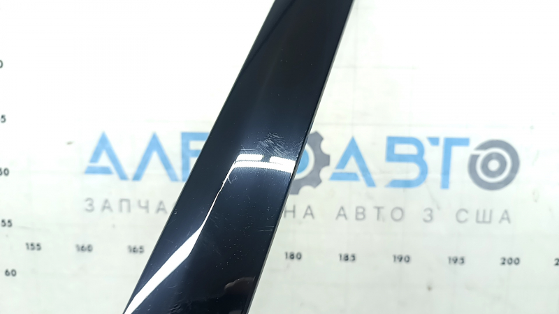 BMW X7 G07 19-26 front left lower door molding, gloss black, scratches