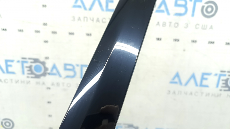 BMW X7 G07 19-26 front left lower door molding, gloss black, scratches