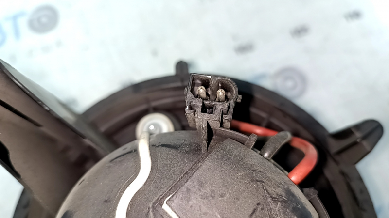Mini Cooper Countryman R60 10-16 heater fan motor cracked, blades broken, missing fragment