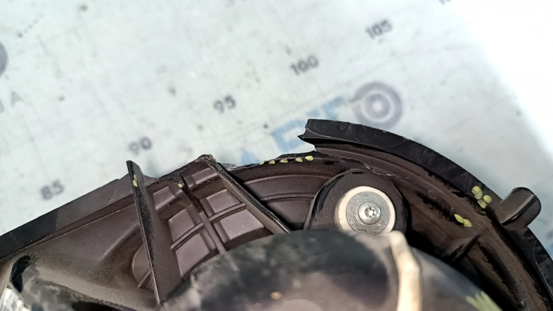 Mini Cooper Countryman R60 10-16 heater fan motor cracked, blades broken, missing fragment