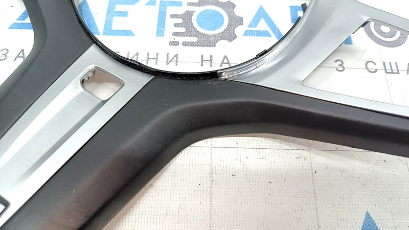 Steering wheel cover for BMW X7 G07 19-22 with heated steering wheel without driving assist, M-Sport, chrome with black leather, scratches, broken fasteners