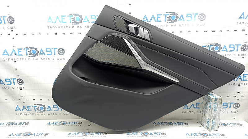 Door trim, rear right card, BMW X7 G07 19-22, under the curtain, Vernasca leather, Schwarz, Fineline/metal wood insert, with a handle, with a speaker mesh
