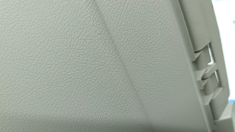 Toyota Camry v40 glove compartment, beige, needs cleaning, scratches, keyless