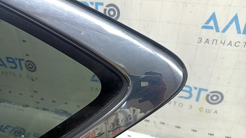 Rear left window, blind glass, Honda CRV 23-26, tinted, chrome, scratches on chrome