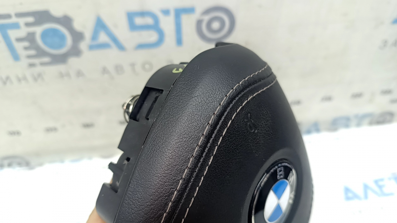Airbag in the driver's steering wheel of the BMW X5 G05 19-26, black leather, scratches