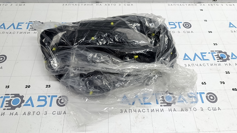 Honda CRV 23-25 rear left door seal