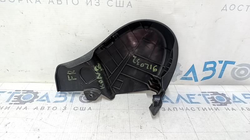 Hyundai Kona 18-23 black driver's seat cover with scratches
