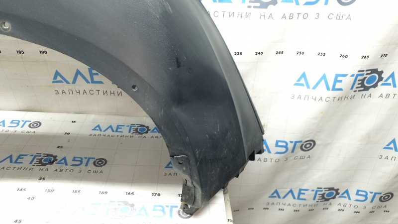 The rear bumper is bare, the lower part of the VW Tiguan 22-24, the structure is without parking sensors, it is torn, dented, the fasteners are broken, there are scratches.